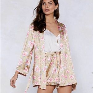 NWT Nasty Gal Floral Kimono with shorts Size 6